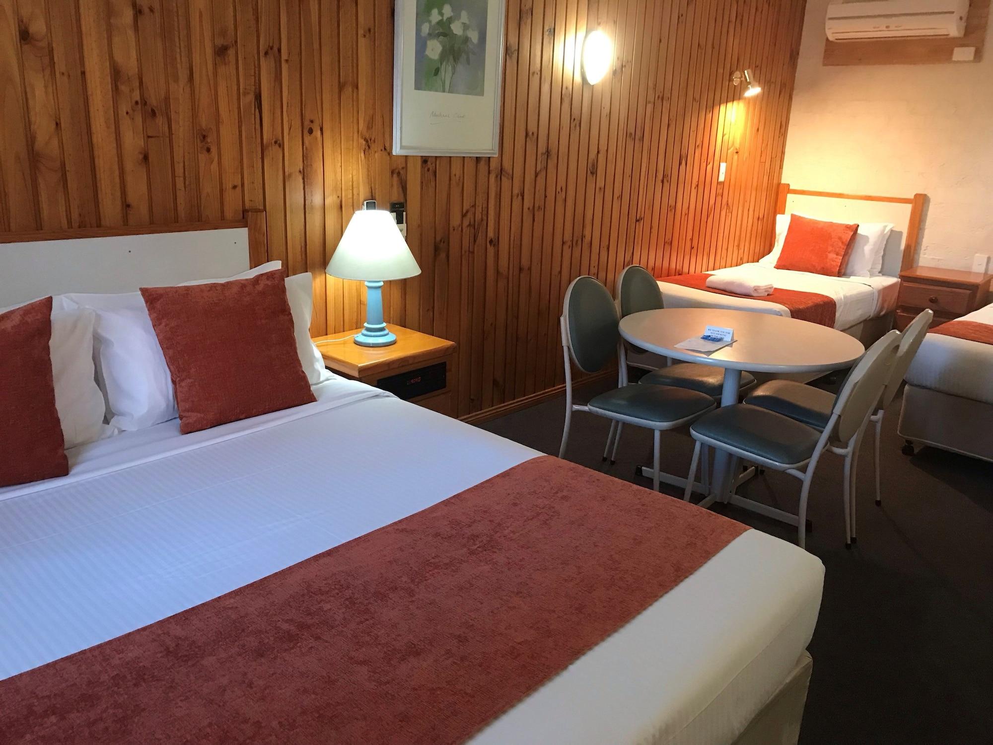 Blue Diamond Motor Inn Ντούμπο Εξωτερικό φωτογραφία