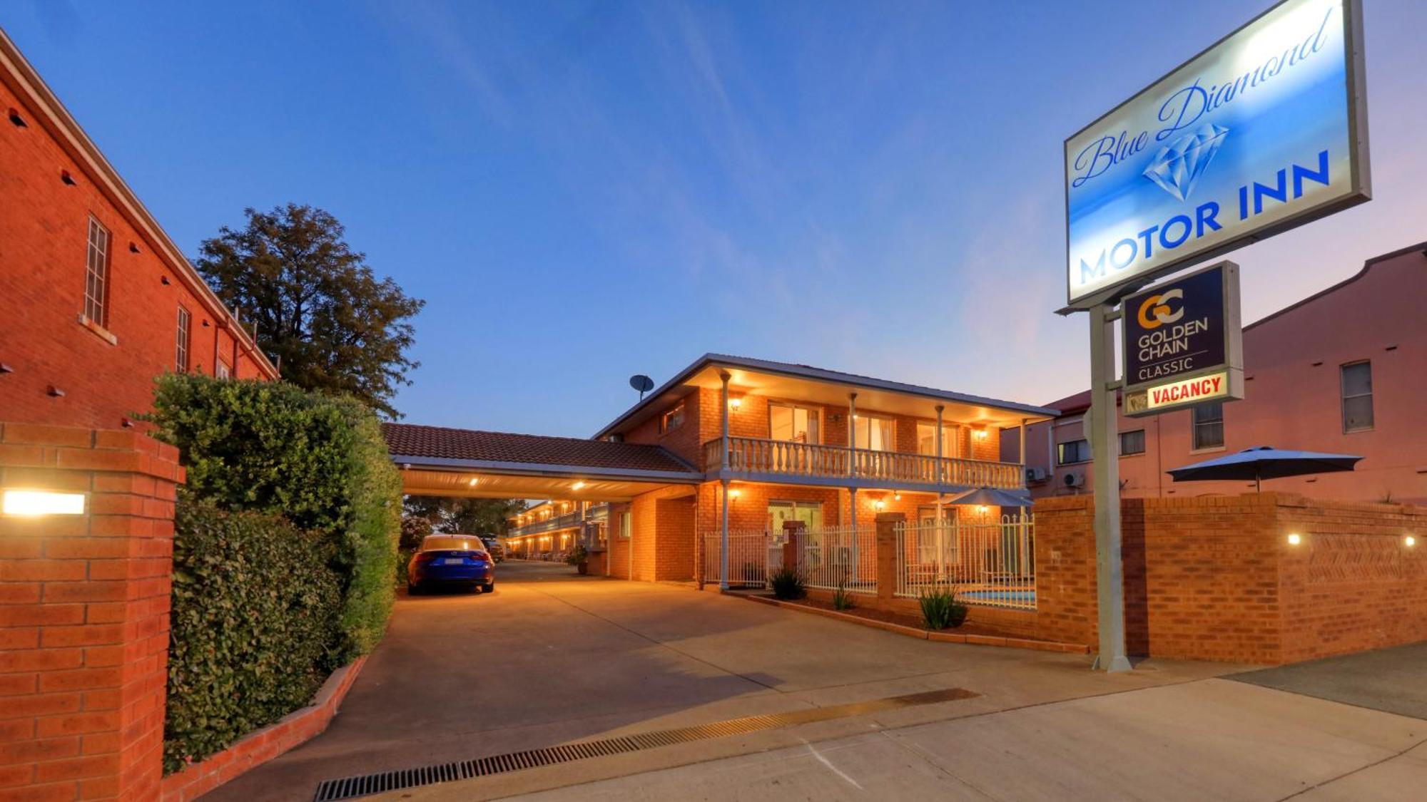 Blue Diamond Motor Inn Ντούμπο Εξωτερικό φωτογραφία
